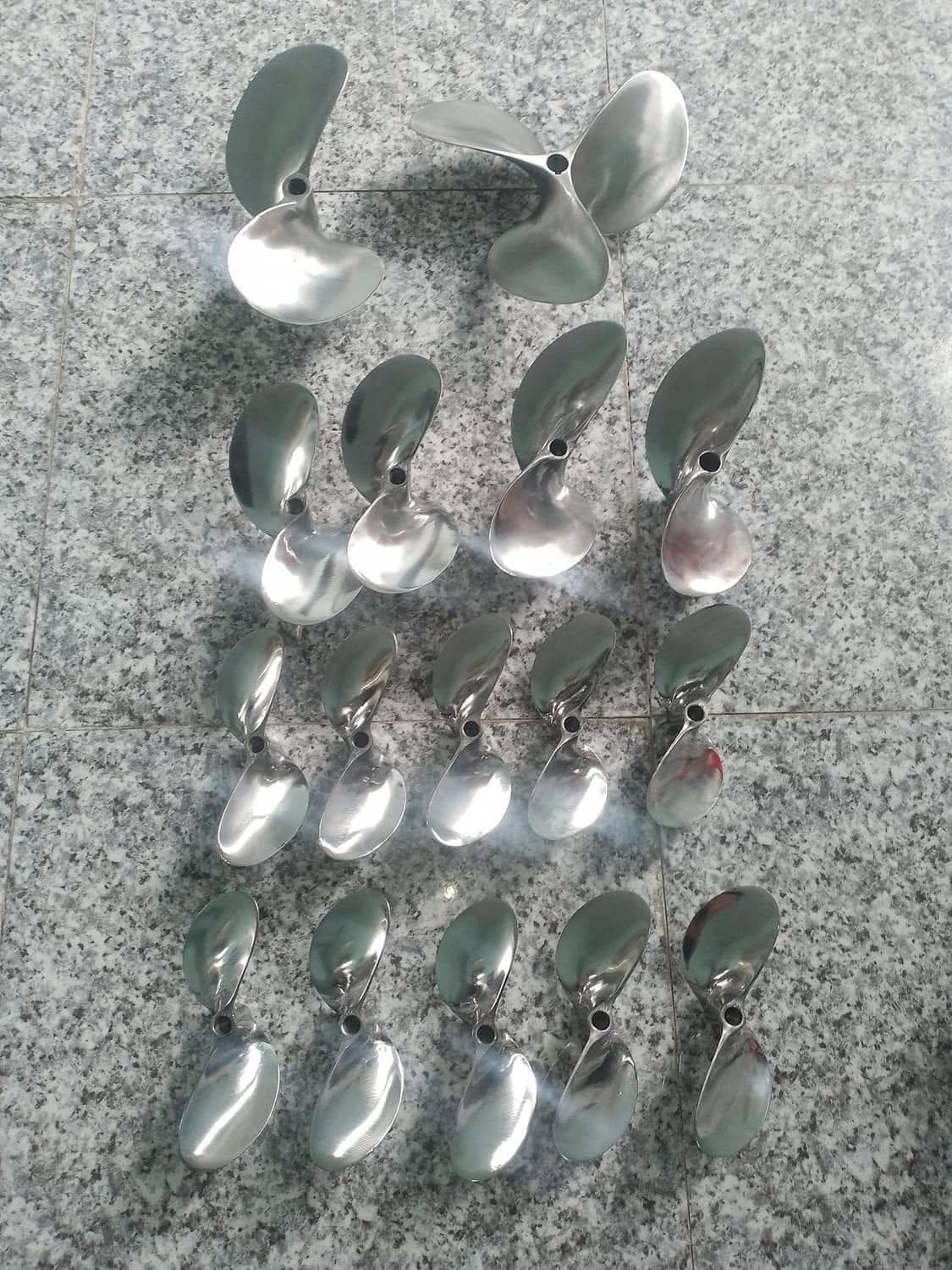 Phụ kiện máy thủy, chân vịt tham khảo