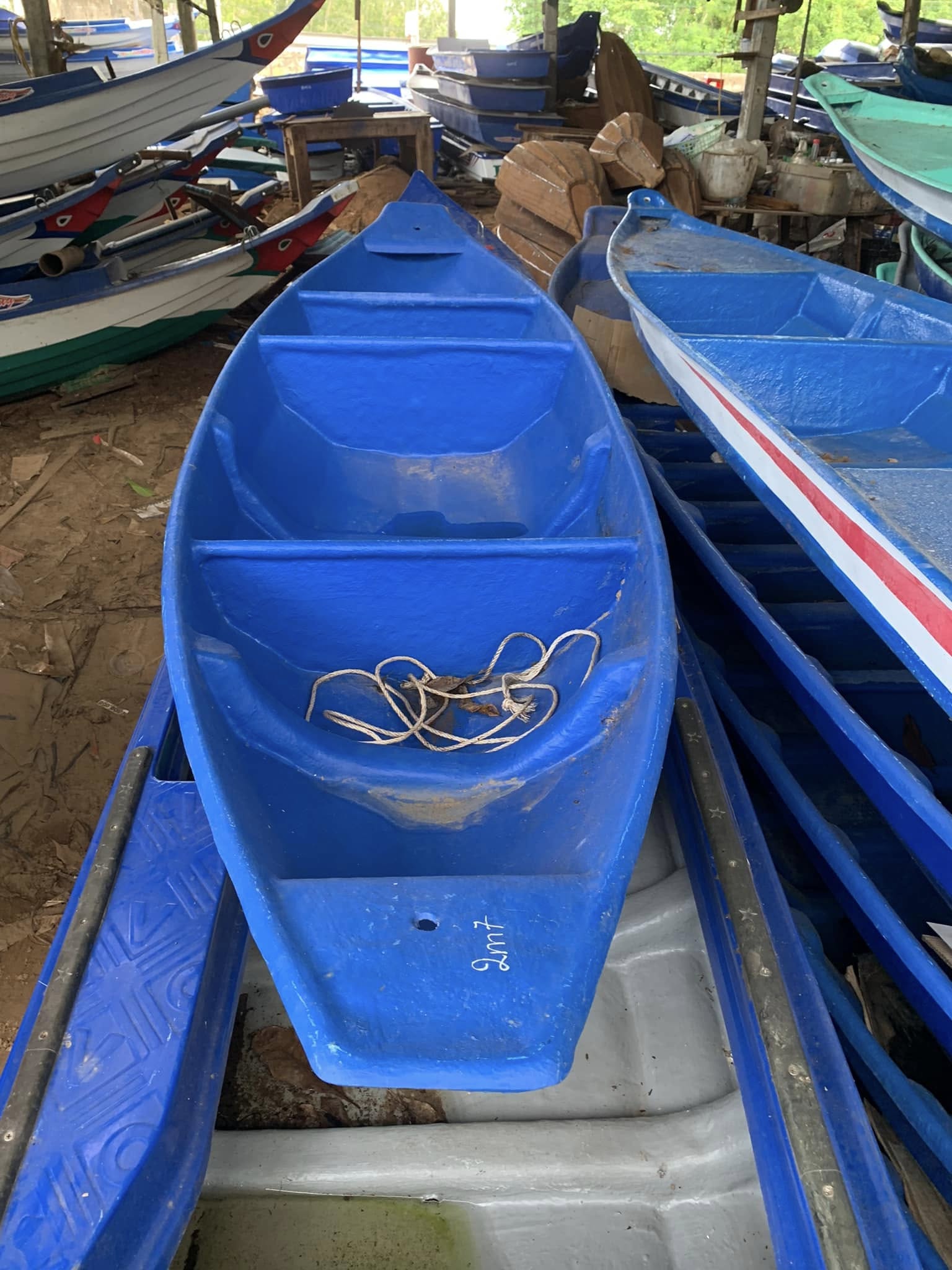 Xuồng composite xanh gọn, dễ dùng