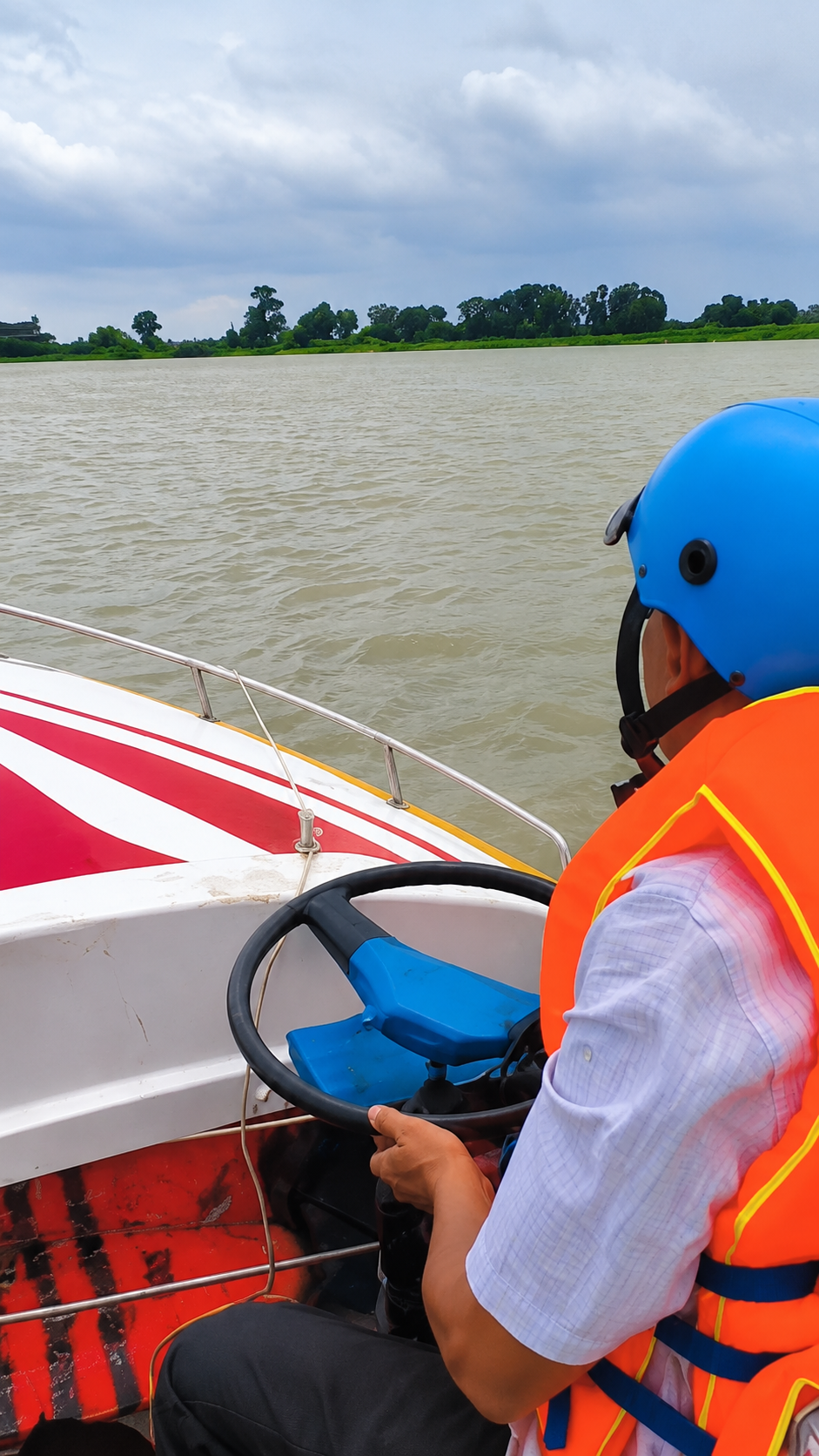 Kinh nghiệm chọn xuồng composite đúng kích thước cho đi ruộng, kéo cá và chở hàng